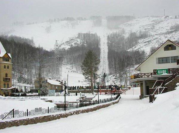 滑雪胜地的乌拉尔审查