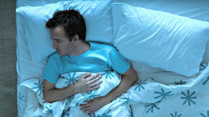  vermehrtes Schwitzen bei Männern Ursache im Schlaf
