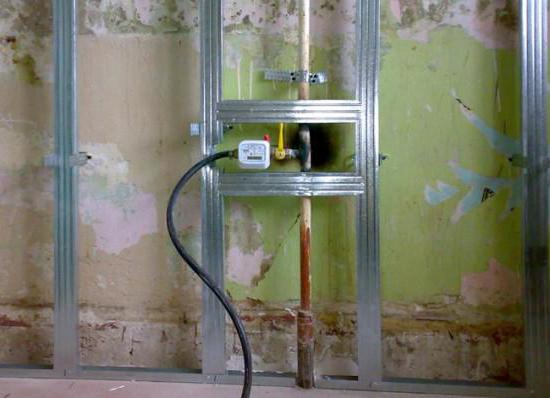 gizlemek için nasıl gaz borusu mutfakta onarımı için fotoğraf