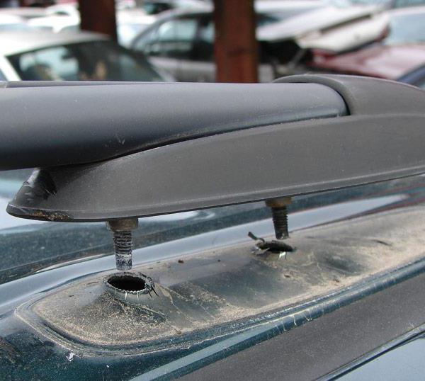 podłużne łuki na dach samochodu