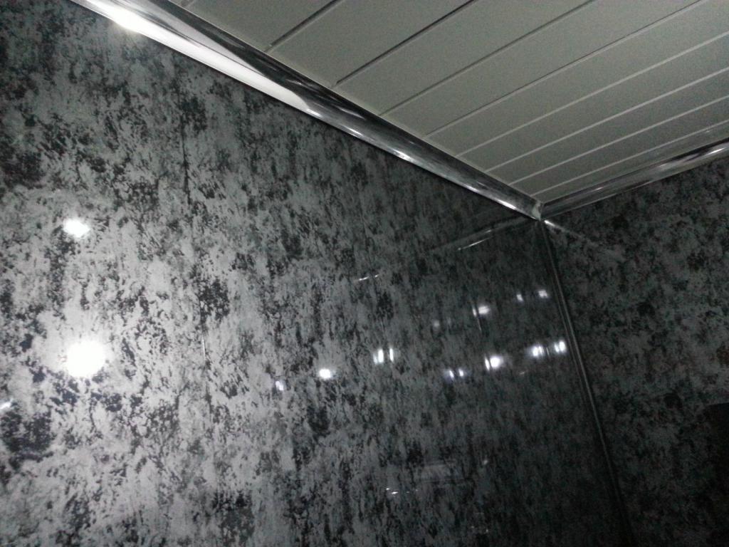 installation of suspended ceiling in the bathroom