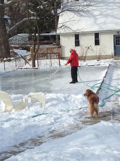 cómo verter la pista de patinaje sobre hielo en el patio de la