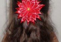 Realizadas en la técnica de канзаши de la rosa - un gran adorno para el cabello