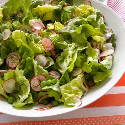 Grüner Salat mit Zitronensaft