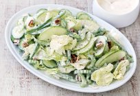 Green salad with lemon juice. Recipes