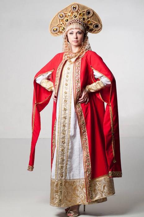 women's Slavic clothing