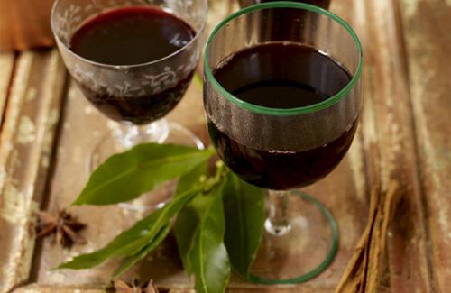 ev yapımı alkolsüz sıcak şarap tarifi
