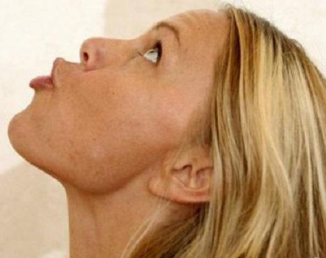 exercícios para endurecimento do rosto e do pescoço