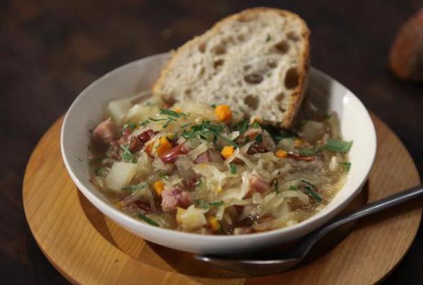Suppe aus Sauerkraut mit Fleisch Rezept