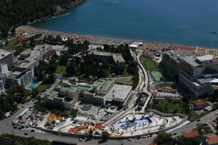 o parque aquático, em montenegro