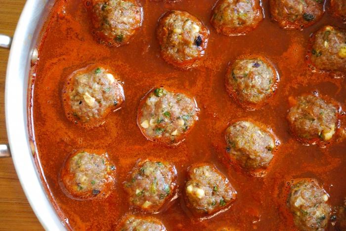 meatballs with meat sauce