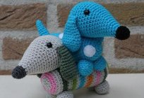 O dachshund de crochê: uma descrição e o esquema de tricô