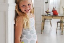 Bebê roupa para meninas: visão geral, as regras de selecção de fabricantes de
