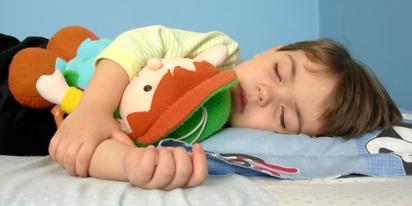 jak położyć się spać roczniaka dziecka