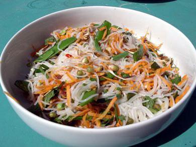 salad with rice noodles