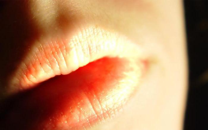 Lips contouring