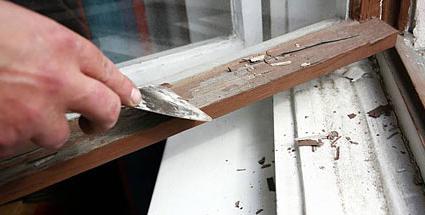 Reparatur und Restaurierung von Holzfenstern