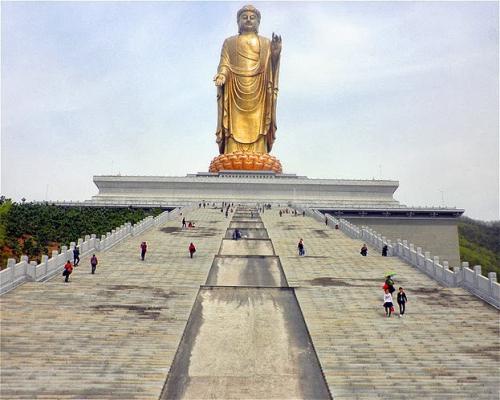 Altura do Buda de primavera do templo