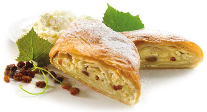 strudel of Filo pastry with apples