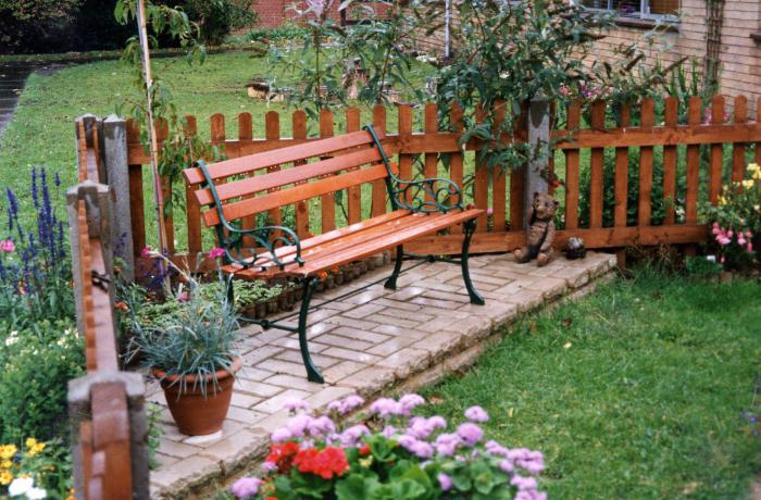 garden bench out of wood DIY blueprints