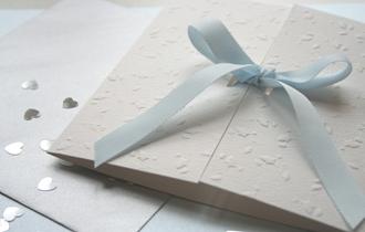 how to make wedding invitations with their hands