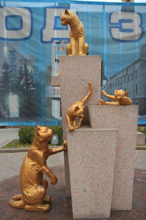 Monuments of cats