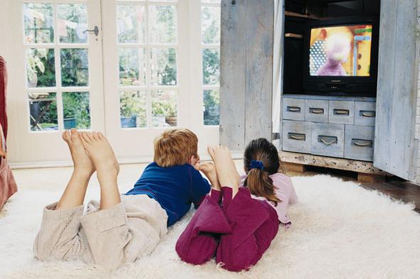 تأثير التلفزيون على رؤية الطفل