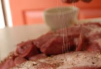 Bacon, salt, dry way garlic in a jar at home (recipe)