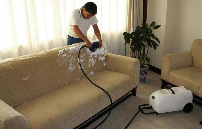 limpieza de los sofás de la casa