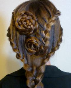 编织的玫瑰的头发