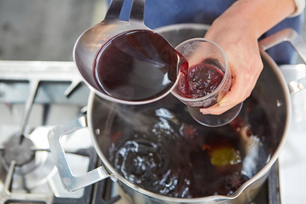 the Process of making mulled wine
