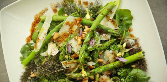 salad with asparagus
