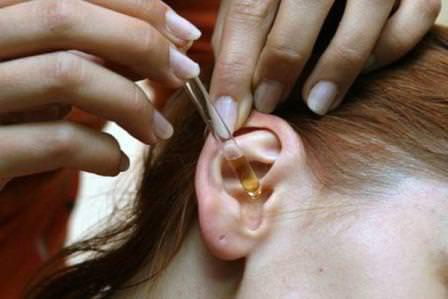 痛みが耳の治療の民間療法