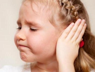 zapalenie ucha środkowego u dziecka objawy