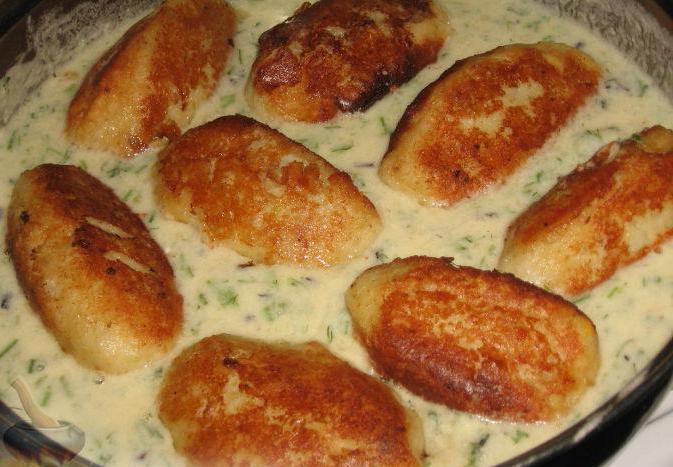 sour cream sauce in the pan