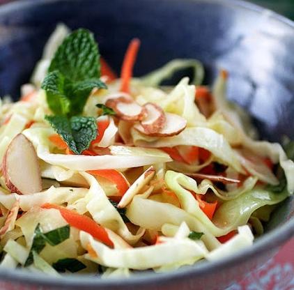 leckere Salat aus Weißkohl