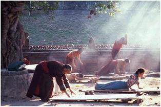 ginástica monges tibetanos viajante