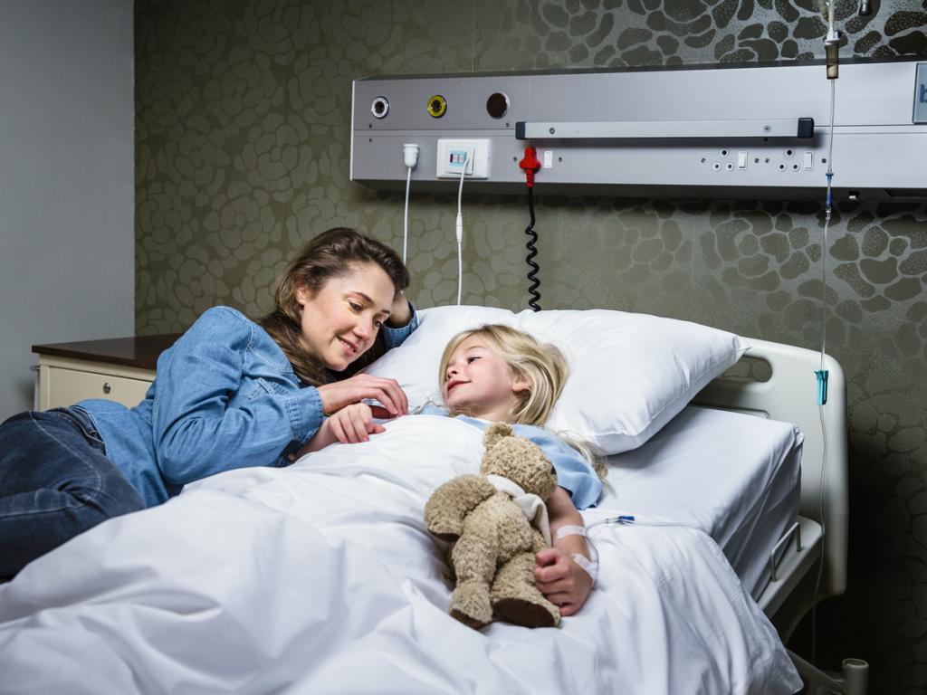 ein krankes Kind im Krankenhaus