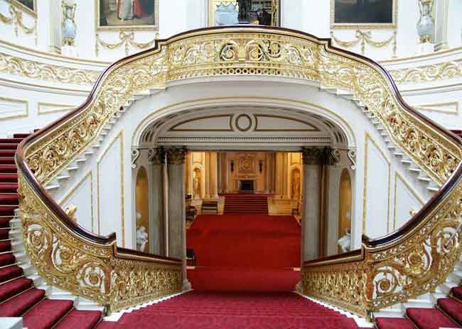 el interior del palacio de buckingham