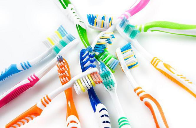 ¿con qué frecuencia se debe cambiar el cepillo de dientes
