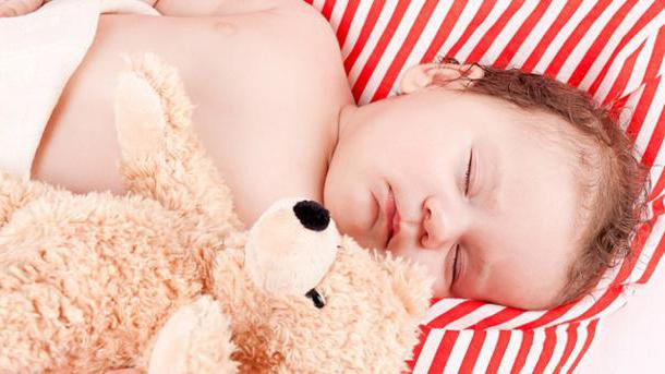 cómo curar a un niño a dormir con el pecho y la lactancia