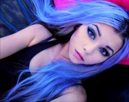 girl with blue hair color