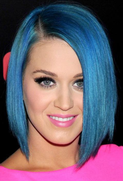 a girl with blue hair and eyes