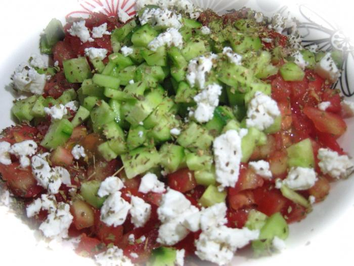 салат огірки помідори сметана калорійність