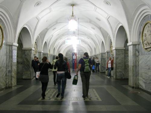 Park Kultury subway