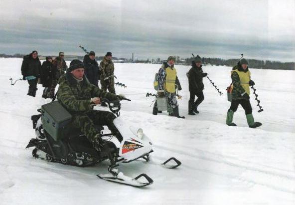las motos de nieve Rusa de la mecánica de