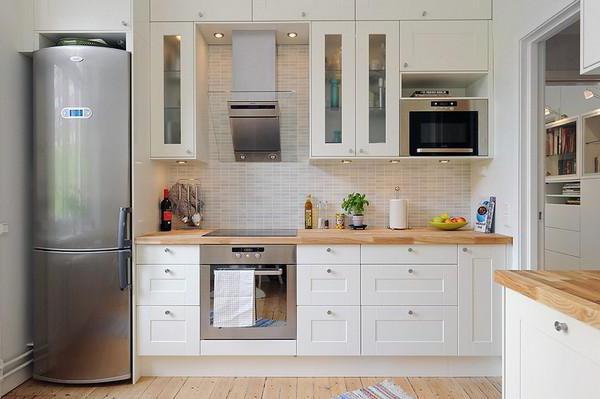 la cocina de 8 metros cuadrados en el diseño de la foto
