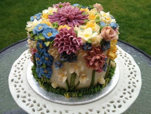 the cake is a bouquet of flowers