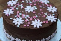 Торт з квітами - святковий десерт