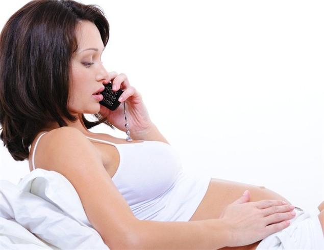 rosa Ausfluss in der frühen Schwangerschaft
